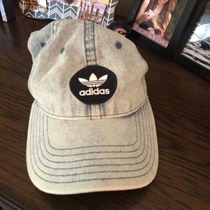 Adidas light Jean colored hat
